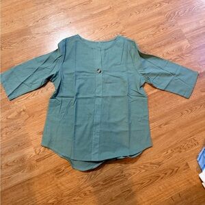 Green Relaxed Fit Blouse with Three-Quarter Sleeves